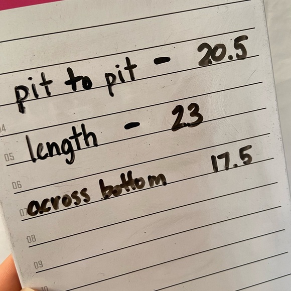 Outback Red, Short Sleeved Floral Top, Size M - Picture 9 of 9